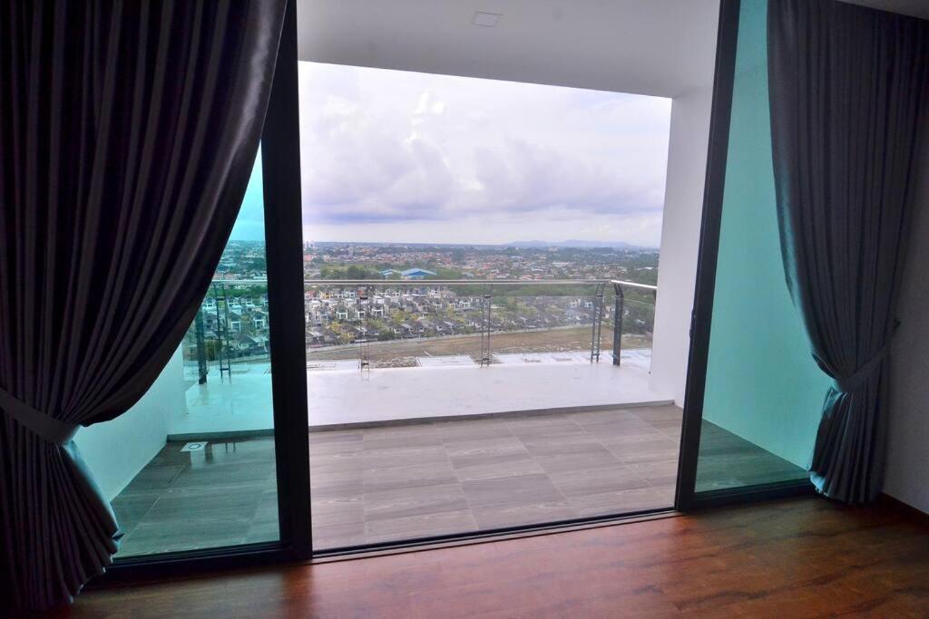 Lovely Vivamall City View With 2 Card Lv12 古晋 外观 照片