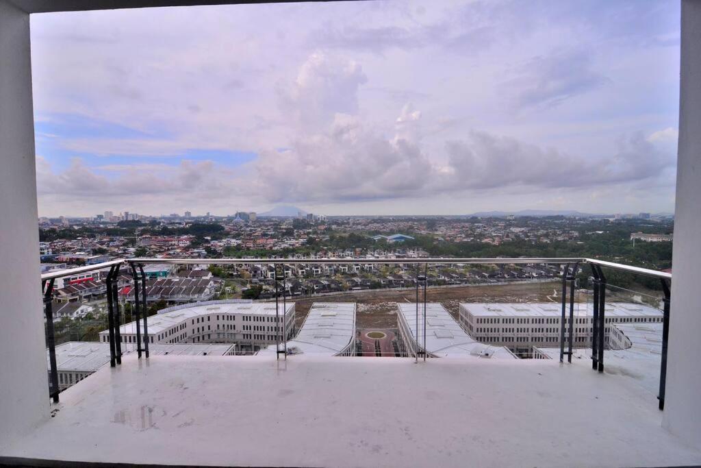 Lovely Vivamall City View With 2 Card Lv12 古晋 外观 照片