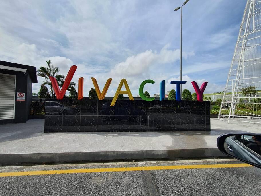 Lovely Vivamall City View With 2 Card Lv12 古晋 外观 照片